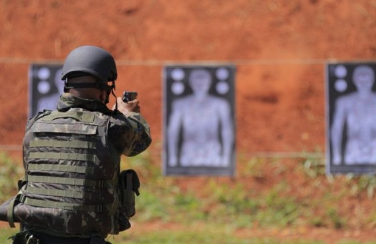 Justiça mantém condenação por posse de arma desviada da FAB