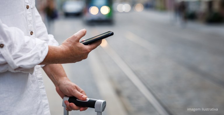 Transporte por aplicativo: passageira que teve conta bloqueada será indenizada