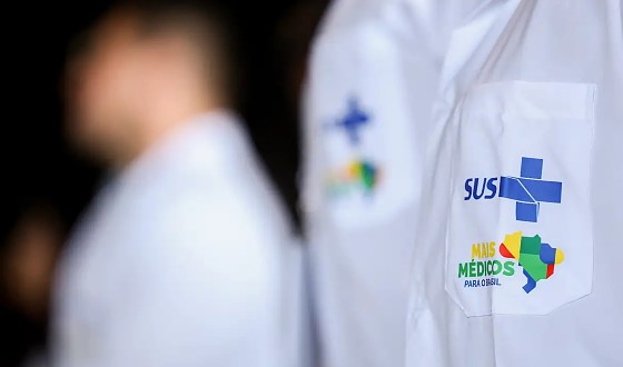 MAIS MEDICOS