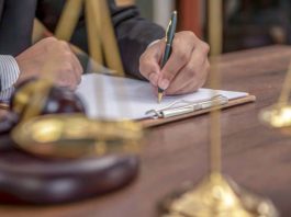 Não sendo a decisão individual, o uso de agravo interno contra o acórdão do Tribunal constitui erro grosseiro