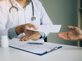 TST: Atestado emitido horas após audiência justifica ausência de trabalhador