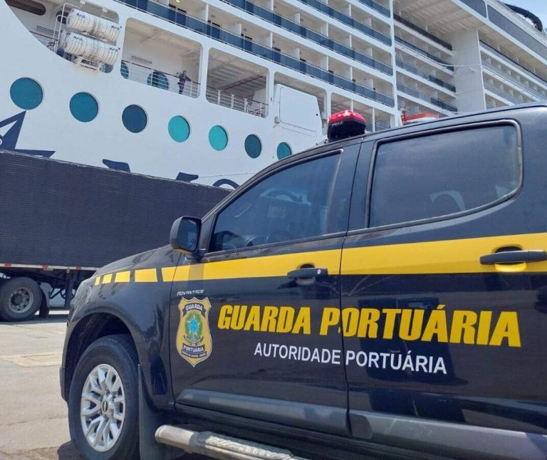 Empresa portuária é condenada por fornecer colete à prova de balas masculino a guarda feminina
