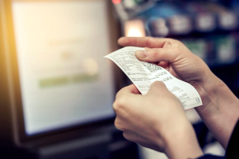 Exigir extrato bancário para comprovar crédito em ação de RMC viola regra da inversão do ônus da prova