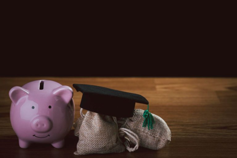 TRF-6 nega matrícula em universidade a estudante aprovado no vestibular sem concluir ensino médio