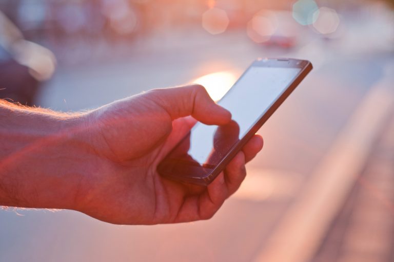 Justiça condena ex-vereador por comentário racista direcionado a prefeito na internet