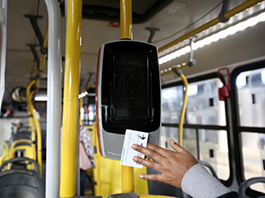 Falha no fornecimento de vale-transporte gera rescisão indireta