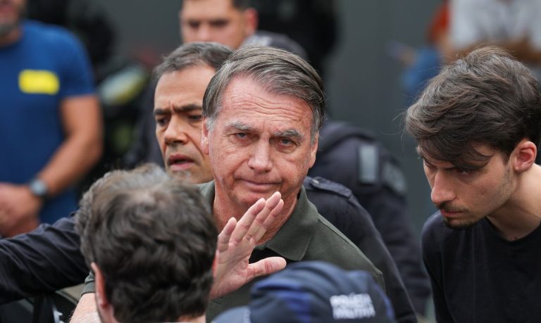 Prisão de Bolsonaro é mantida após audiência de custódia