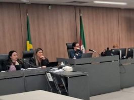 Casal é julgado em Porto Alegre por morte da filha de 1 ano e 8 meses