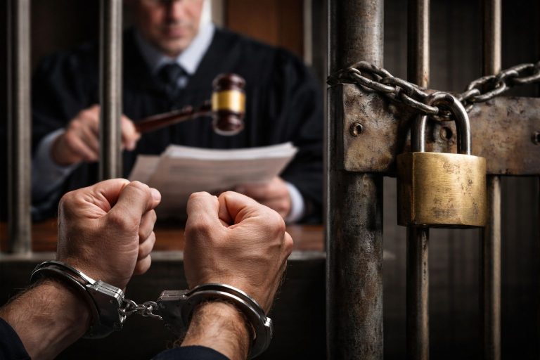 HC não substitui revisão criminal no caso de condenação penal definitiva, reitera STJ