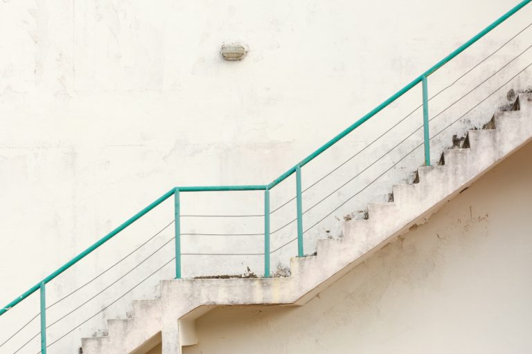 STJ: Devassamento não impõe demolição automática quando há pedido de readequação da obra