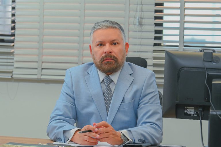 Efeito da desobediência: TJAM aposenta juiz por liberar recursos após vedação do STJ