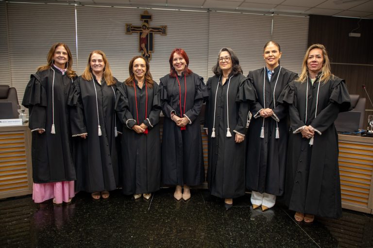 TRE-AM encerra 2025 com Pleno de maioria feminina