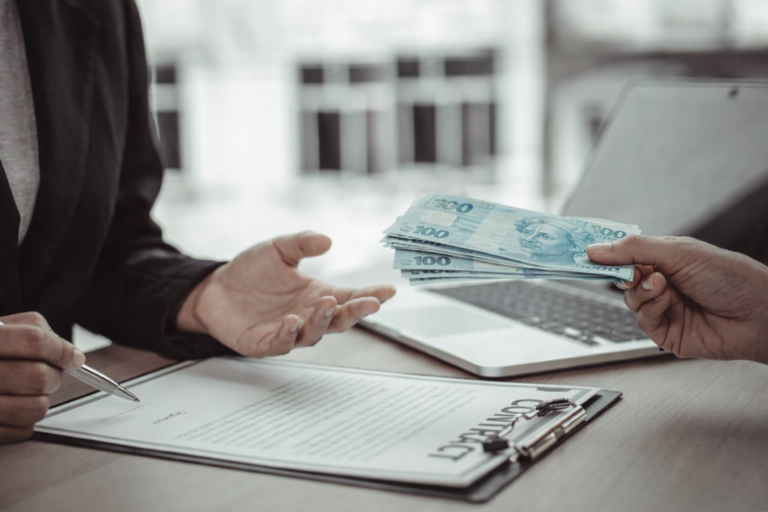 Vinculação forçada não vale: Banco devolve em dobro valores cobrados de seguro para conceder empréstimo