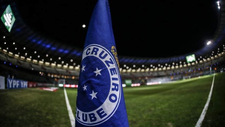 Multa contratual em acordo de ex-jogador com o Cruzeiro afasta penalidades da CLT