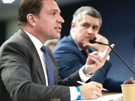 Moraes envia ao MJ formalização da extradição de Ramagem