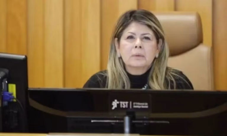 Lula indica desembargadora do TRT-BA para o cargo de ministra do TST