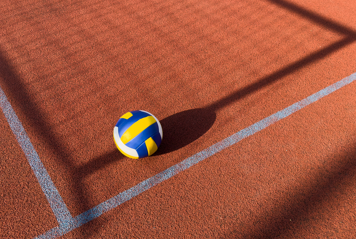 Funcionário que se machucou em jogo de vôlei durante confraternização não será indenizado