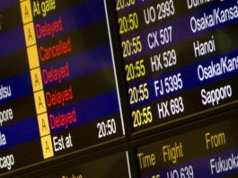 Voo cancelado impede passageiro de votar e empresa aérea é condenada por danos morais