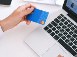 Consumidora será indenizada em R$ 5 mil após não receber refrigerador comprado pela internet