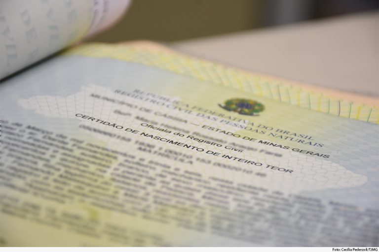 Adolescente terá nome de dois pais na certidão de nascimento