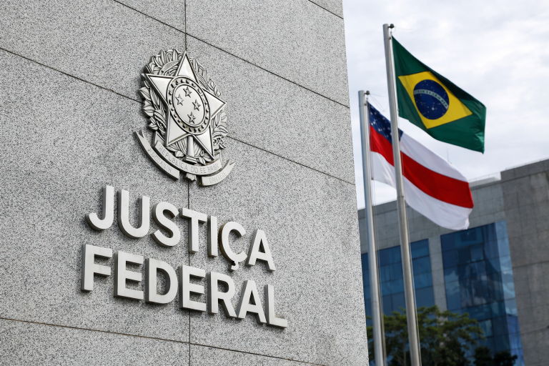 Justiça manda Estado e Município responderem a ação que questiona atendimento a indígenas no Amazonas