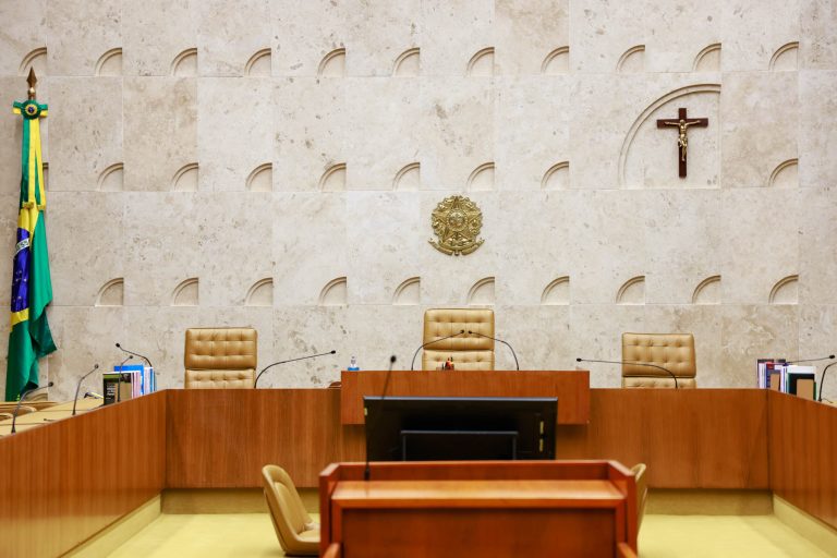 STF julgará em plenário decisão que suspendeu benefícios fora do teto constitucional