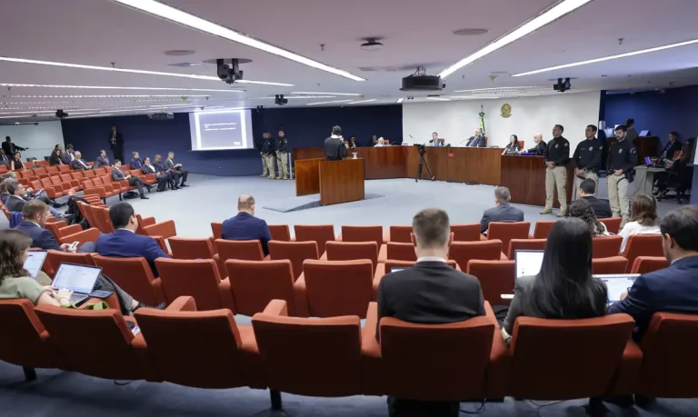 Moraes vota por rejeitar recurso de réus do Núcleo 3 da trama golpista