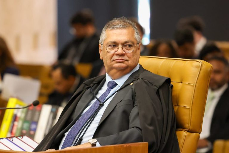 Ministro Flávio Dino propõe reforma do Judiciário e revisão de estruturas