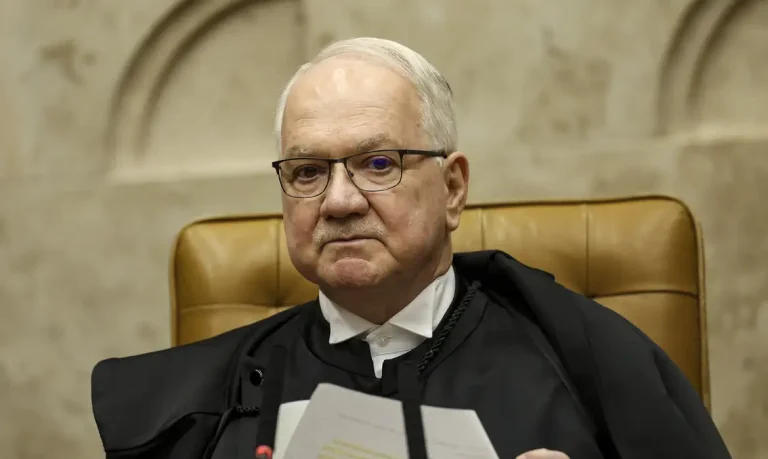 Fachin cancela reunião para discutir Código de Ética do STF