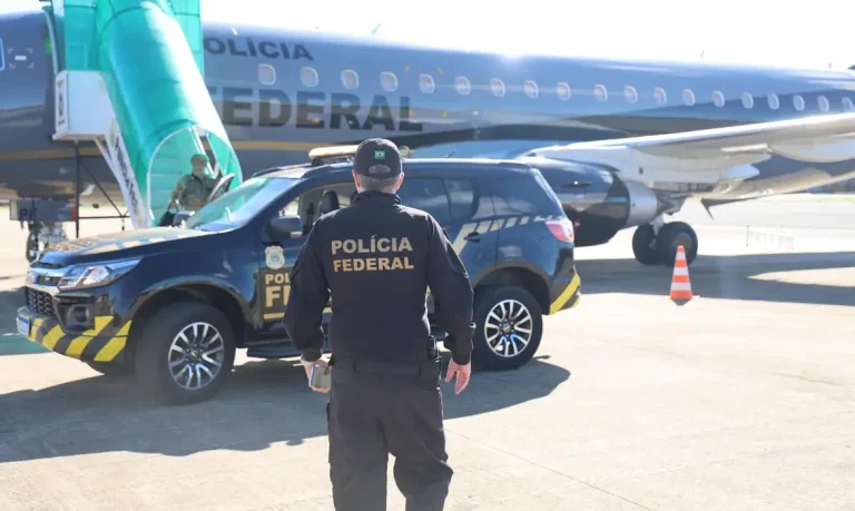 Mendonça autoriza uso de jatinho da PF para levar Vorcaro a depoimento