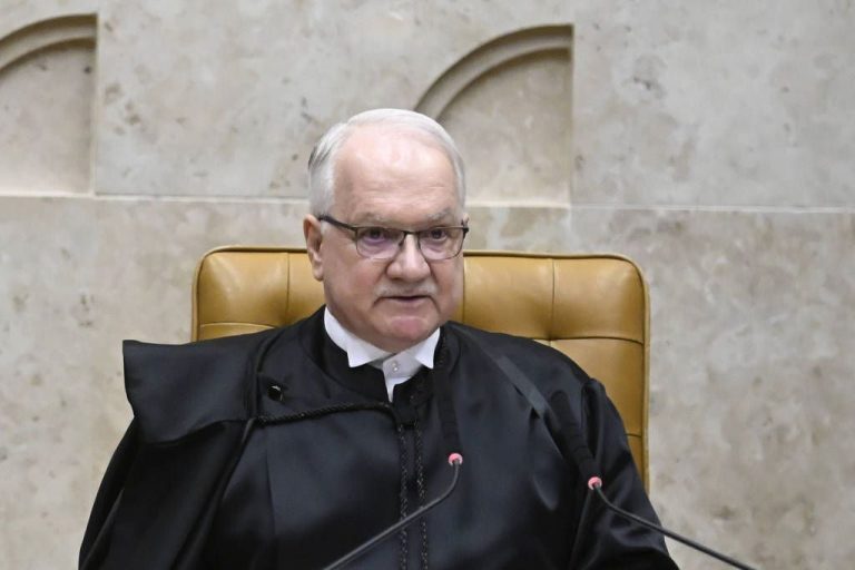 Fachin reconhece crise de confiança no Judiciário e defende autocontenção do STF