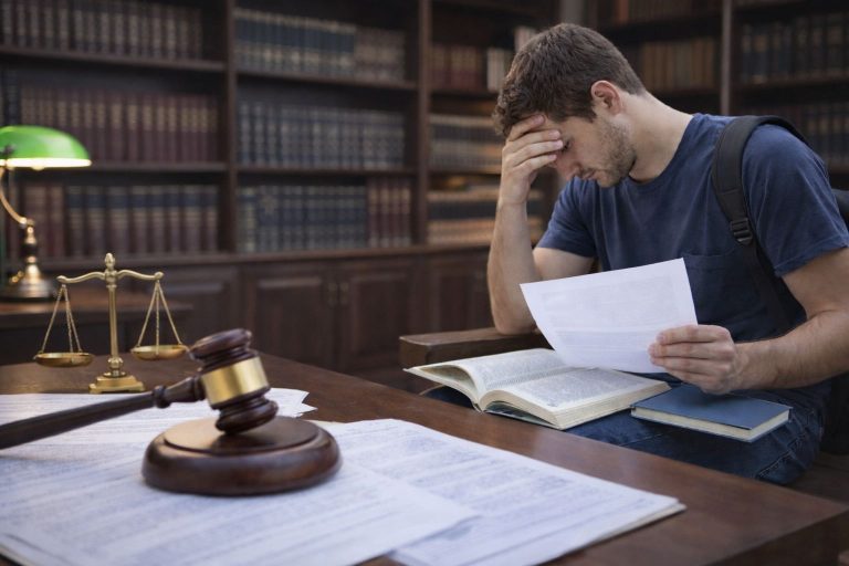 Sem amparo na lei não se sustenta a prorrogação de pensão por morte a estudante maior de 21 anos