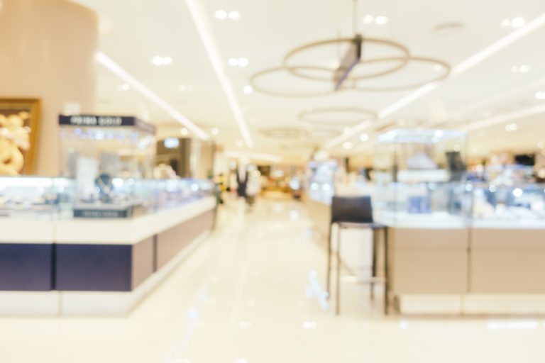 Justiça condena grupo por roubo com refém em joalheria de shopping em Manaus