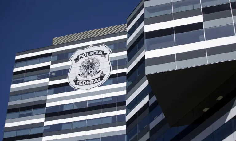 PF faz operação contra vazamento ilegal de dados de ministros do STF