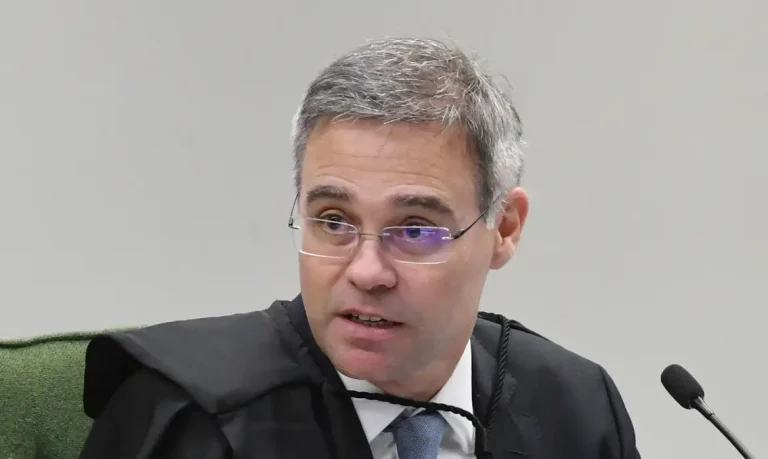 Mendonça diz que juiz não é estrela e deve assumir responsabilidades