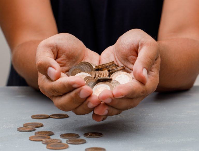 Sem prova da regularidade de desconto em benefício previdenciário, banco é condenado a indenizar