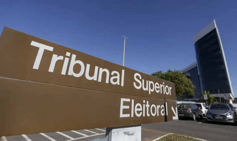 TSE retoma julgamento que pode cassar governador de Roraima