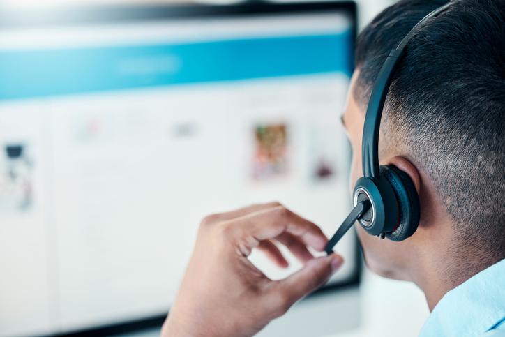 Operador de telemarketing que recebeu e-mail sexual como estímulo para meta consegue indenização