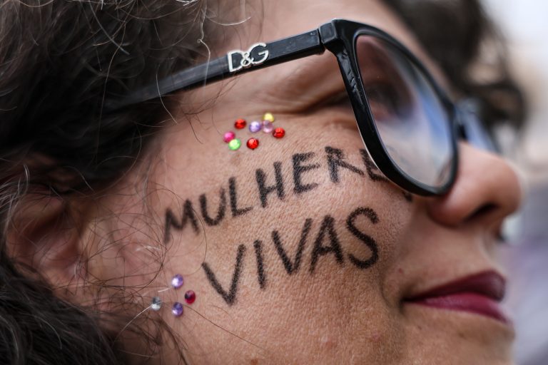 Projeto equipara misoginia ao crime de racismo e torna a prática inafiançável e imprescritível