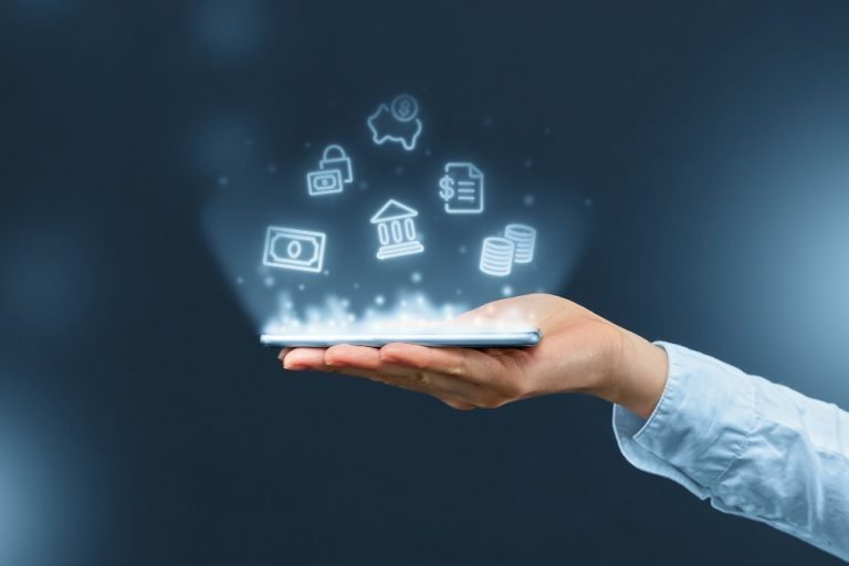 Erro induzido em contratação digital configura vício de consentimento e obriga banco a indenizar