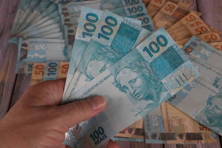 Ônus indesejado: seguro casado ao empréstimo implica dano indenizável