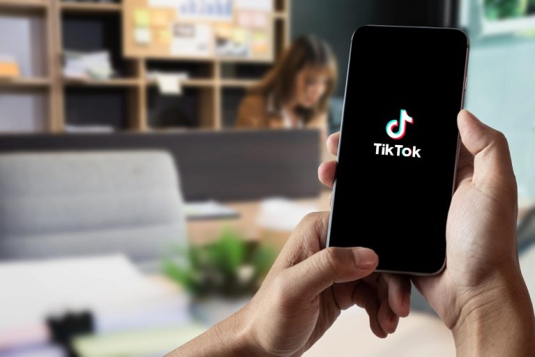 Empresa é condenada por exigir participação de vendedora em vídeos no TikTok, decide TRT-15