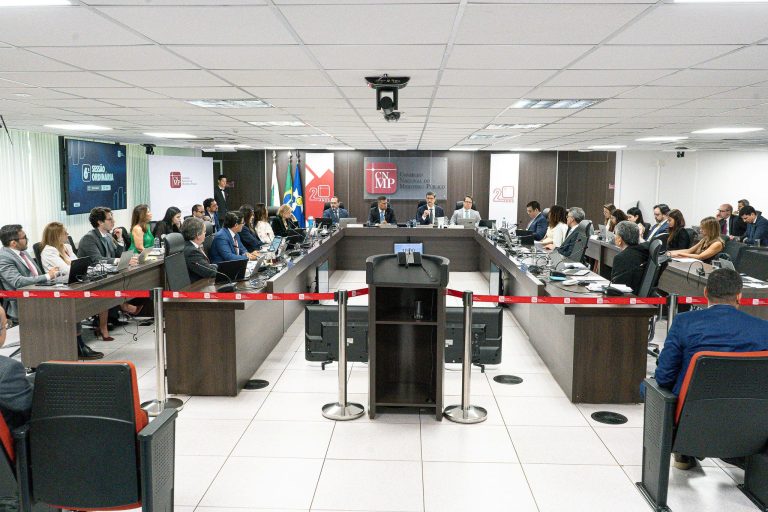 CNMP aplica pena de demissão a promotor de Justiça por desvio funcional