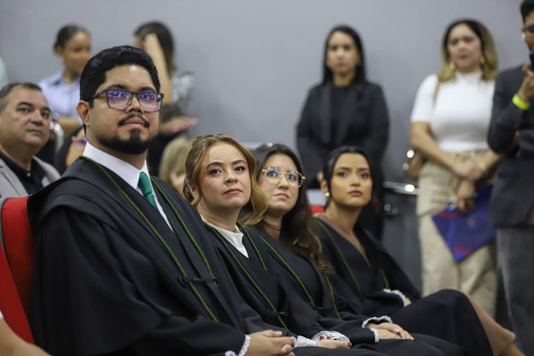 DPE-AM reforça atuação no interior com posse de cinco novos defensores públicos