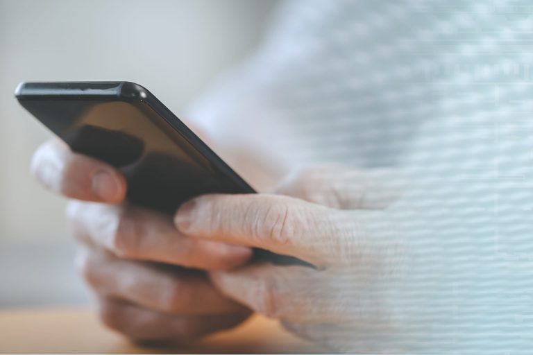 Plataforma digital pagará multa após descumprir ordem judicial para interceptação de mensagens em aplicativo