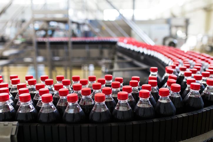 Indústria de bebidas pagará multa se não quitar verbas rescisórias no prazo