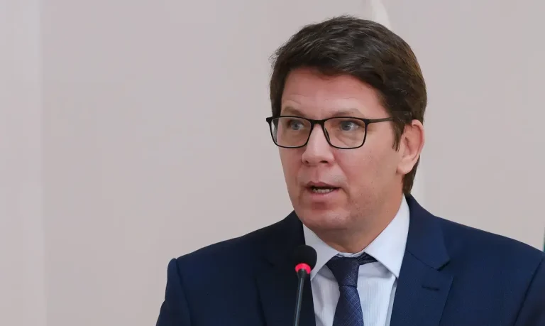 Mário Frias viajou para o exterior sem autorização da Câmara