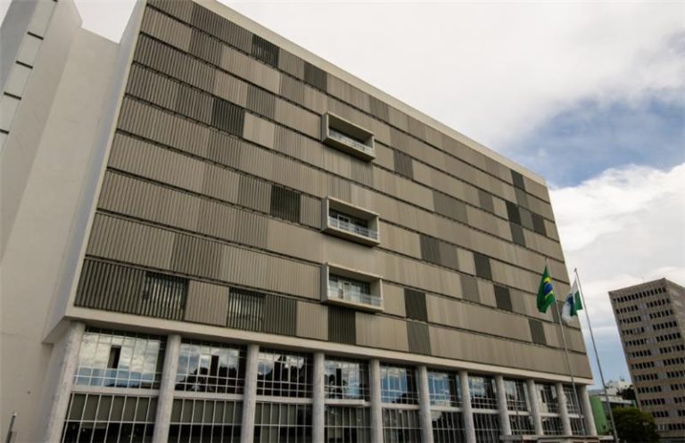 Sem execução, TJPR recua e revoga ato que previa pagamento a juízes por supervisão de estagiários