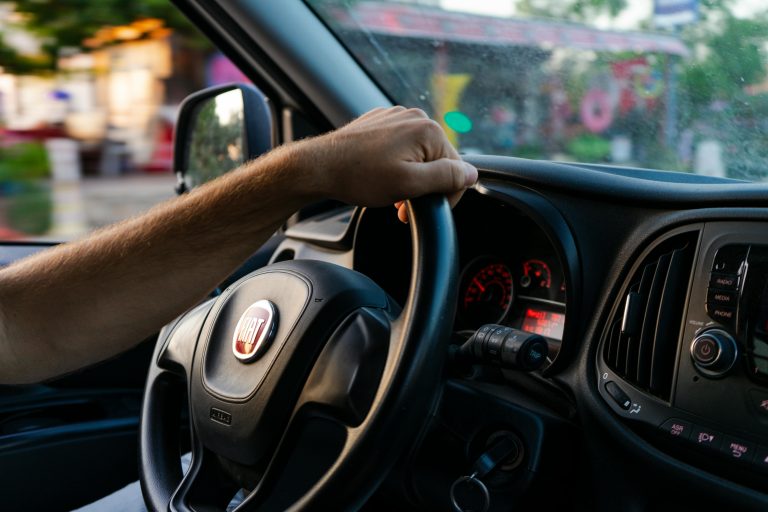 Acusado de matar amigo pelas costas dentro de carro de aplicativo vai a júri popular