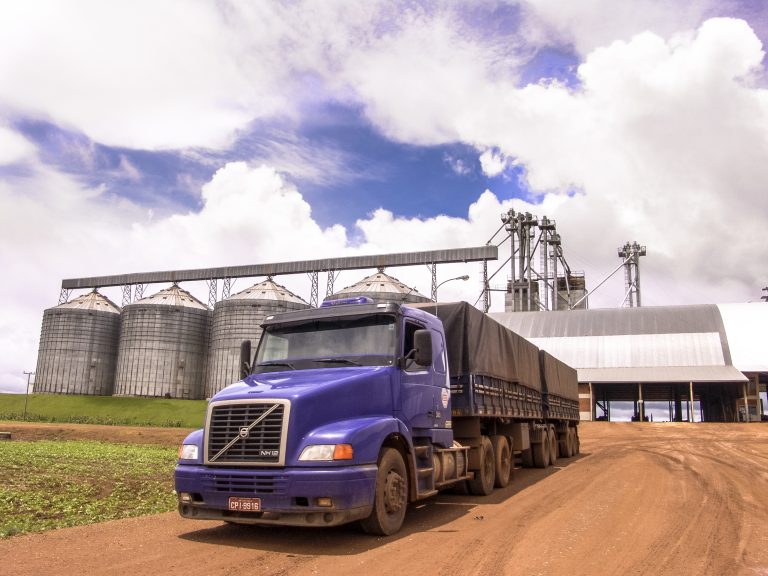 Nova lei torna opcional o credenciamento de armazéns agropecuários no sistema público